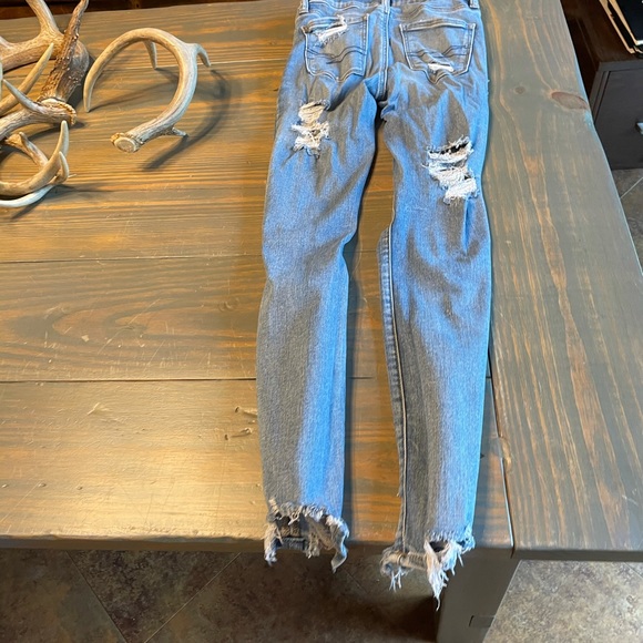 American eagle ripped jeans - Picture 2 of 4